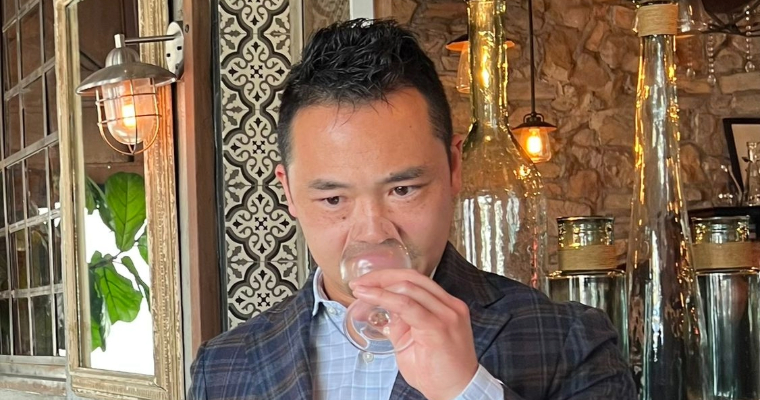 Sommelier Sean Liu